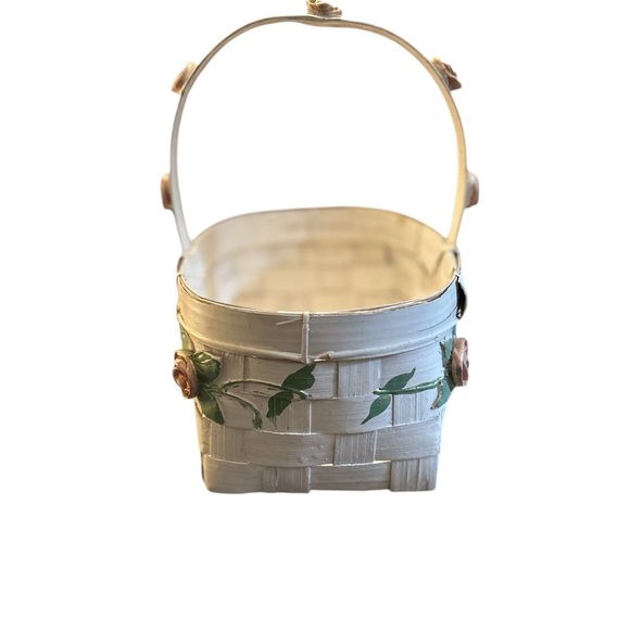 Vintage Strawberry and Rose Decorated Woven Baskets (2) - Picture 11 of 14